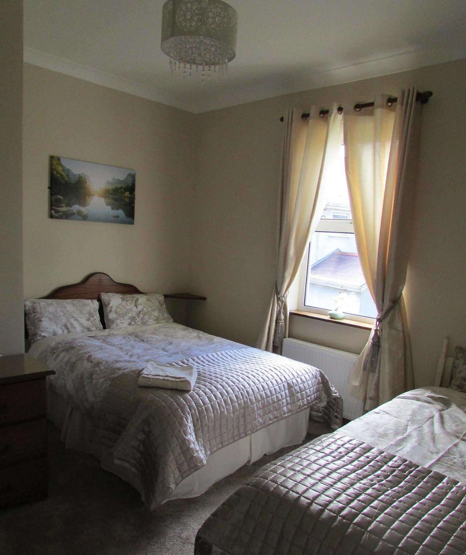 Bay View Guest House And B&B Galway Esterno foto